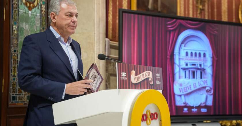 El alcalde Sanz inicia una nueva etapa para el Teatro Lope de Vega con la programación de otoño
