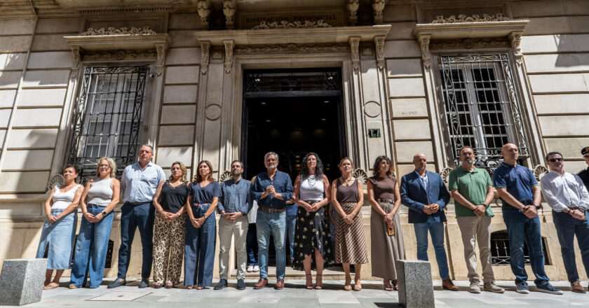 Minuto de silencio en homenaje a las víctimas del incendio forestal en Los Gallardos