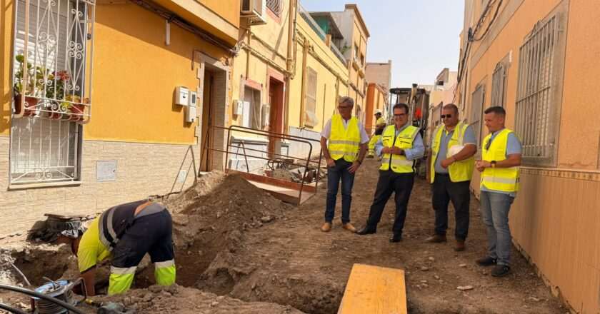 Diputación asegura el suministro de agua y el saneamiento en diversas calles de Pechina mediante los Planes Provinciales
