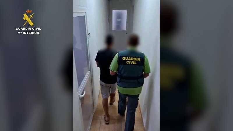 Arrestado por retirar dinero de tres cajeros automáticos con la tarjeta bancaria de un familiar