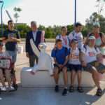 Sanz recorre la Puerta de la Barqueta tras su remodelación como acceso emblemático de la Expo 92