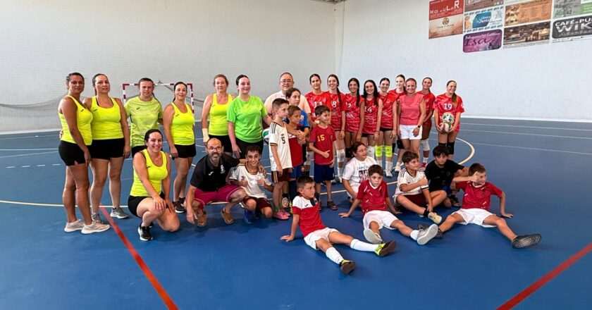 Alcolea presenta el nuevo pavimento de su pabellón polideportivo con apoyo de la Diputación