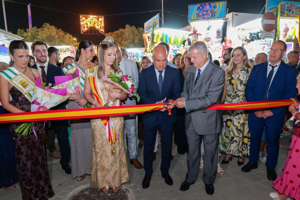 Vélez-Rubio da inicio a sus fiestas con el pregón del Presidente de Diputación y el tradicional chupinazo
