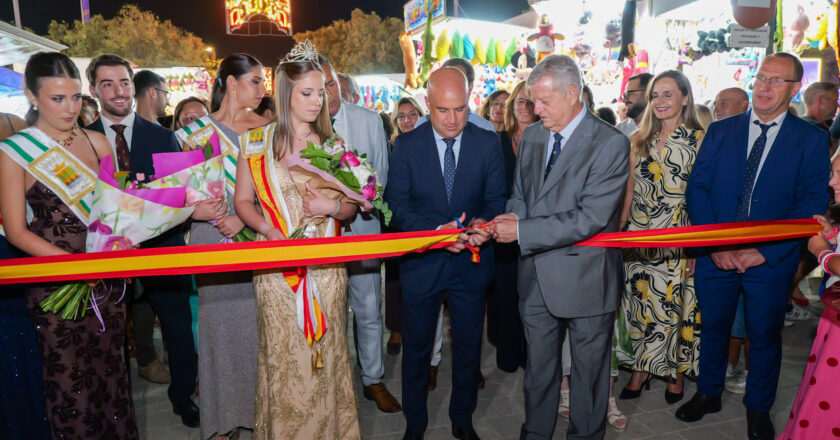 Vélez-Rubio da inicio a sus fiestas con el pregón del Presidente de Diputación y el tradicional chupinazo