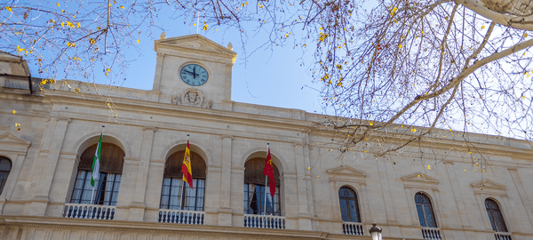 Ayuntamiento lanza convocatoria de ayudas de 1,9 millones para instalación de ascensores en viviendas de Los Pajaritos