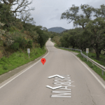 Cinco personas lesionadas en un choque frontal entre dos coches en Casares
