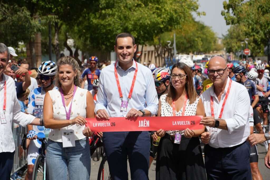 El presidente de la Diputación destaca el impacto promocional de La Vuelta 2026 en la provincia tras la celebración de su 14ª etapa