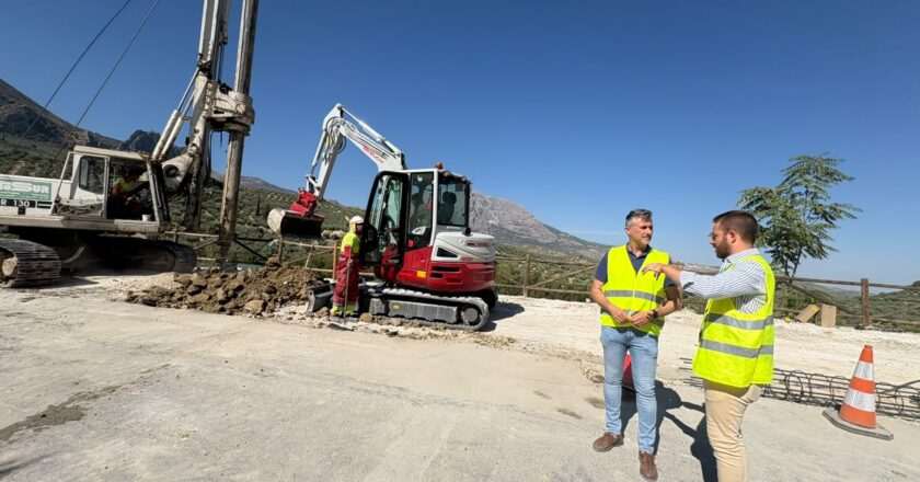 Intervención de la Diputación en la vía de Bedmar al Santuario de Cuadros para prevenir deslizamientos de calzada
