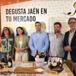 La Diputación impulsará productos Degusta Jaén en los mercados de la capital con la campaña «12 meses de sabores»