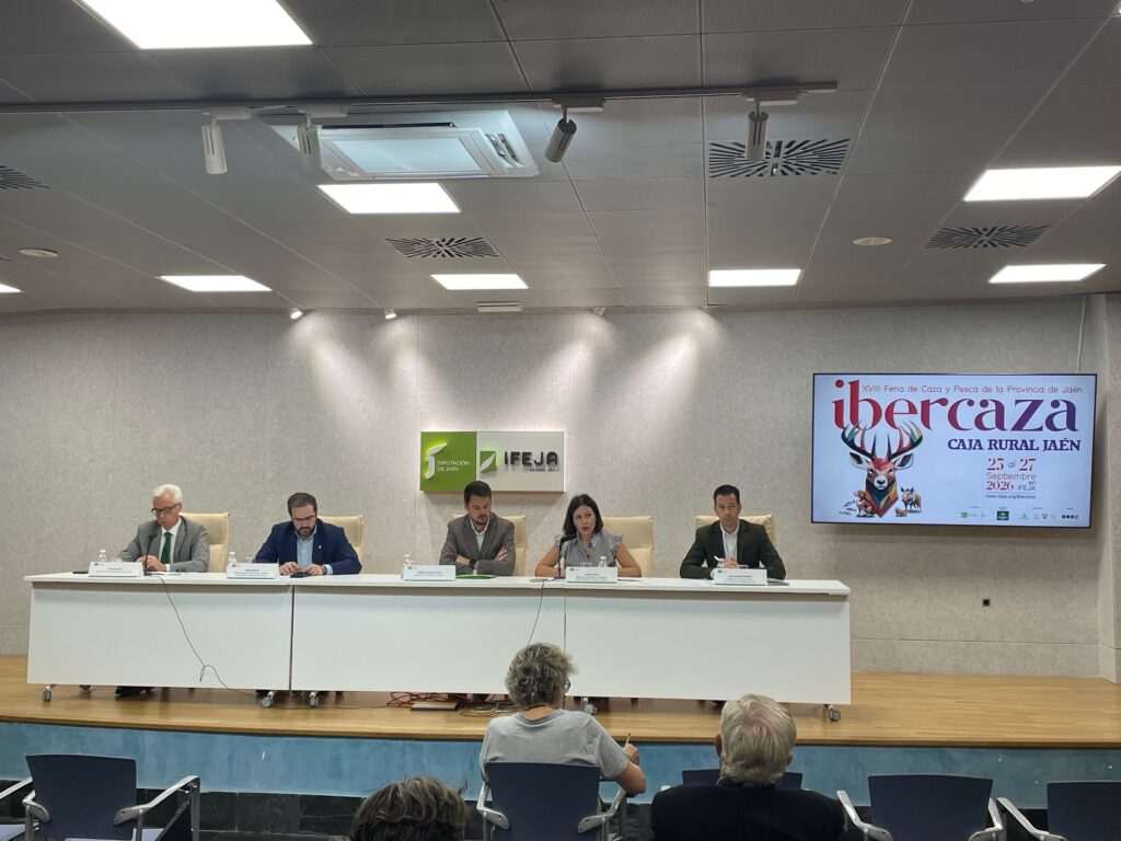 Francisco Javier Lozano e Isabel Uceda lanzan las nuevas ediciones de Tierra Adentro e Ibercaza 2026