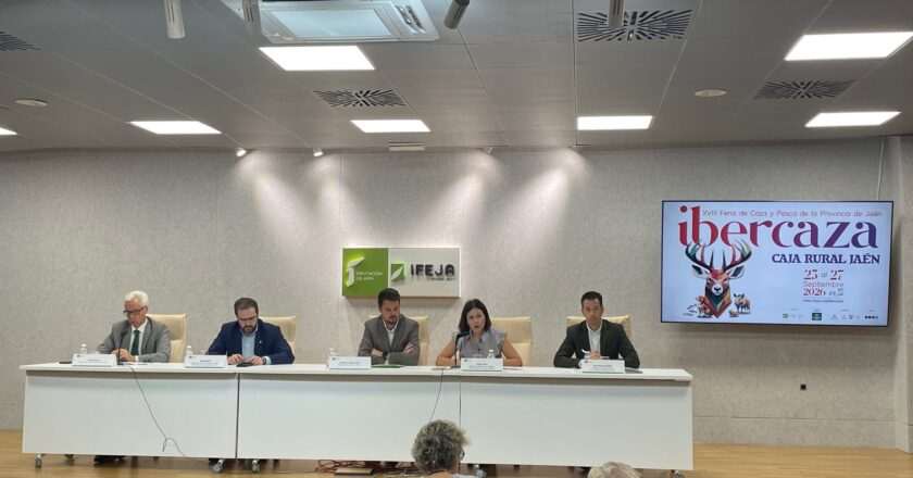 Francisco Javier Lozano e Isabel Uceda lanzan las nuevas ediciones de Tierra Adentro e Ibercaza 2026