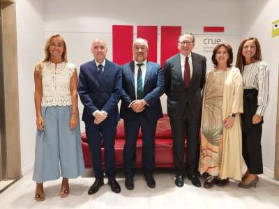 Renovación de programas de becas para Erasmus y microcredenciales universitarias por CRUE y Banco Santander con apoyo del Ministerio