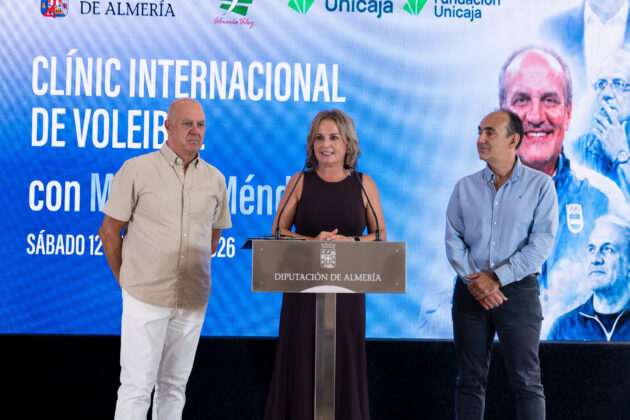 Diputación y Unicaja Costa de Almería promueven el voleibol de élite con un Clínic de Marcelo Méndez