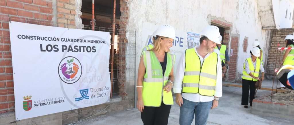 Almudena Martínez y Andrés Clavijo dan inicio a las obras con la colocación de la primera piedra