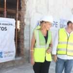 Almudena Martínez y Andrés Clavijo dan inicio a las obras con la colocación de la primera piedra