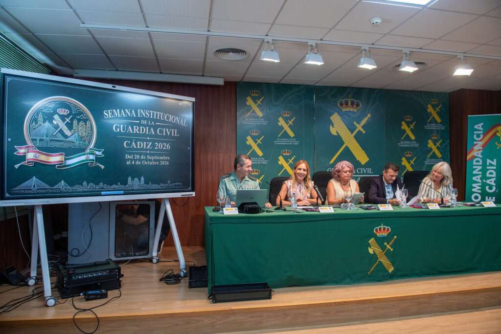 La presidenta destaca al Cuerpo como símbolo de protección y servicio público