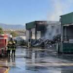 Incendio en planta de reciclaje de Alhendín controlado y extinguido