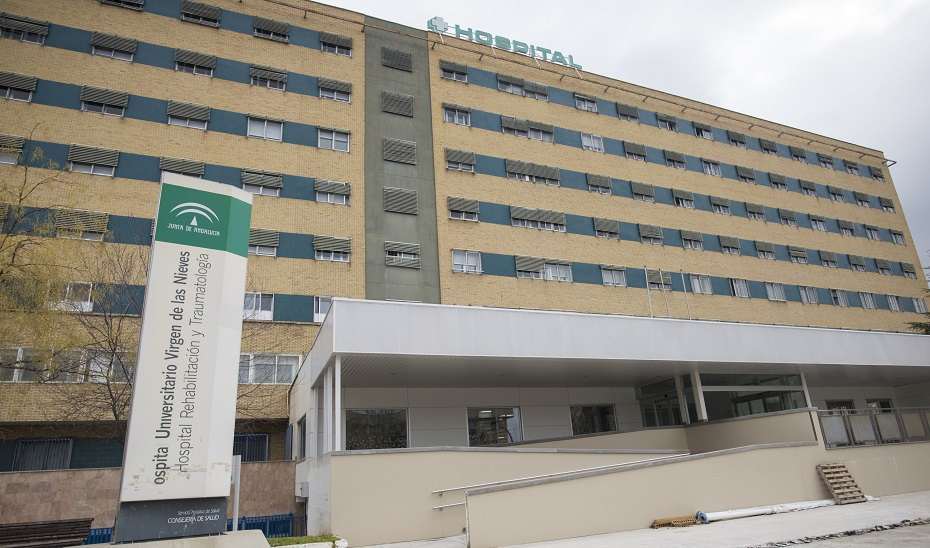 Herido con quemaduras en el incendio de una vivienda en Granada capital