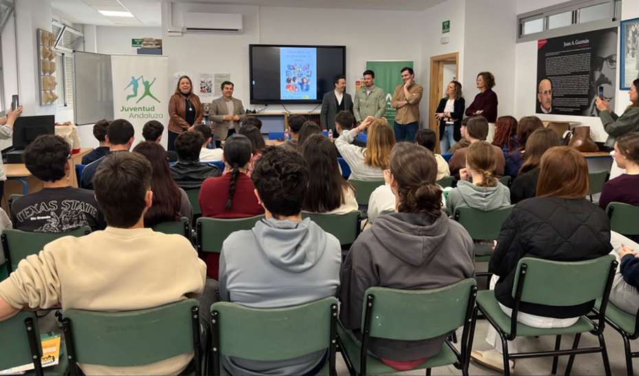 El IAJ promueve la prevención de la ciberviolencia juvenil a través de programas de hábitos saludables