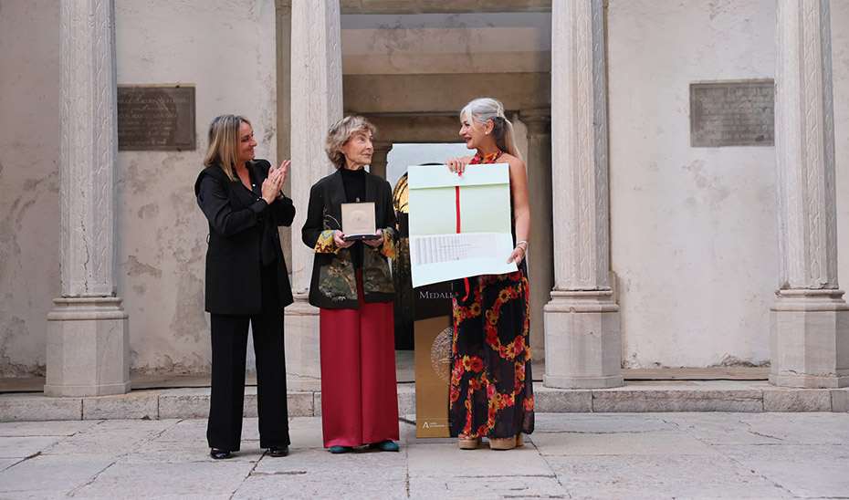 Soledad Sevilla es galardonada con la Medalla de Honor de la Fundación Pública Andaluza Rodríguez-Acosta 2025