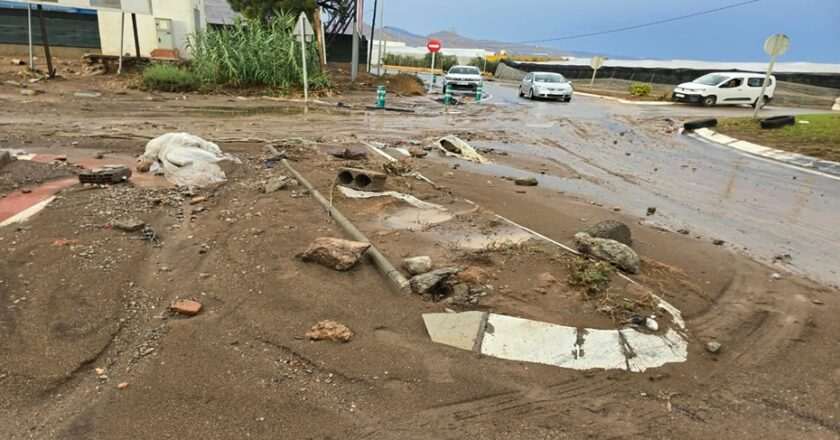 Lluvias y tormentas causan 155 incidencias en Andalucía, 121 en Almería