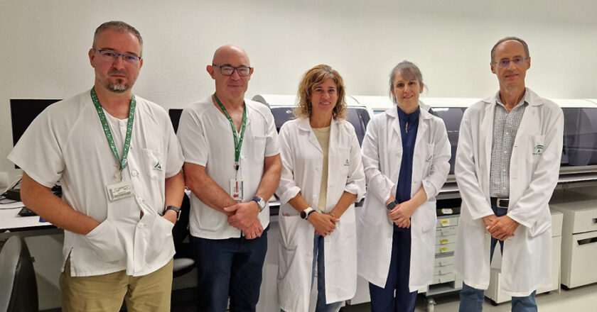 Identifican un tumor óseo poco común en el Virgen de las Nieves y Clínico San Cecilio, diferente a un cáncer previo