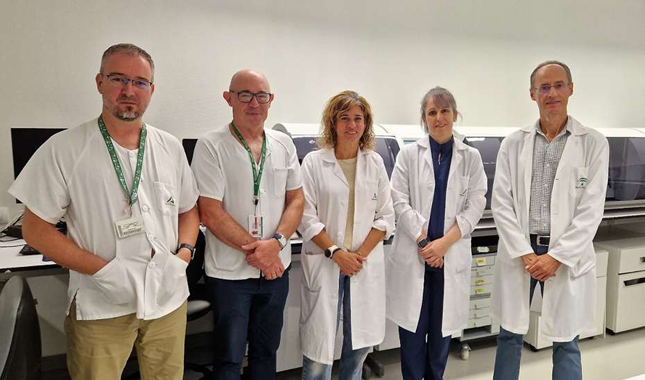 Identifican un tumor óseo poco común en el Virgen de las Nieves y Clínico San Cecilio, diferente a un cáncer previo