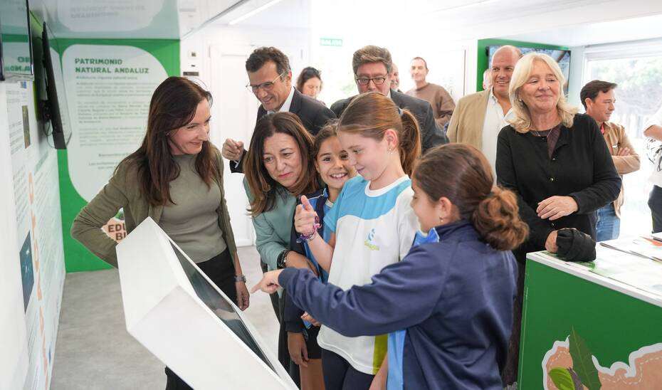 El educabus ofrece en Cádiz actividades gratuitas sobre biodiversidad, cambio climático y reciclaje