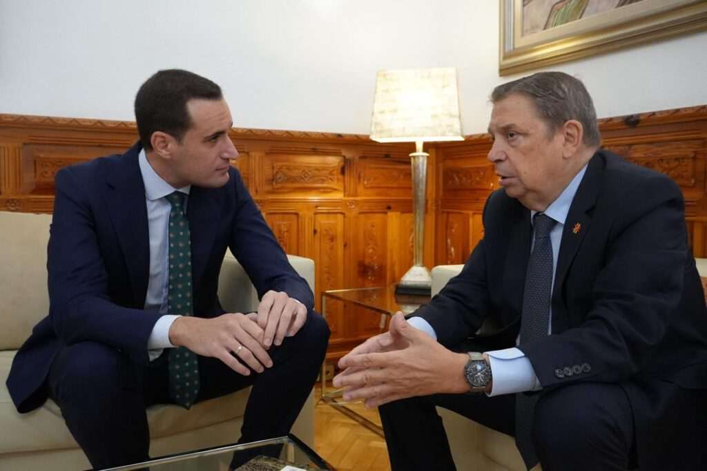Latorre destaca las diversas iniciativas de apoyo del Gobierno al sector agrario