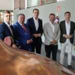El presidente de la Diputación visita la fábrica de Heineken España