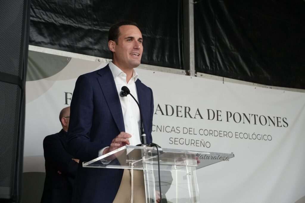El presidente de la Diputación destaca la importancia de la ganadería trashumante en la economía provincial