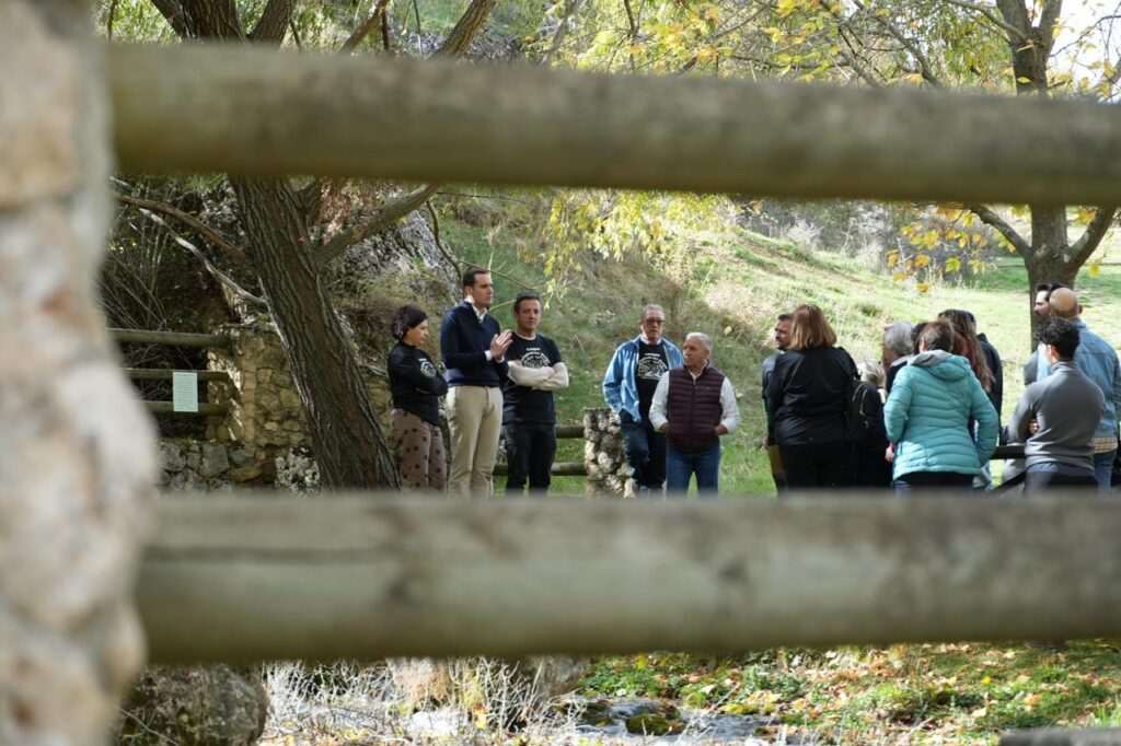 Juan Latorre visita el sendero de El Berral en Santiago-Pontones para evaluar las actuaciones realizadas