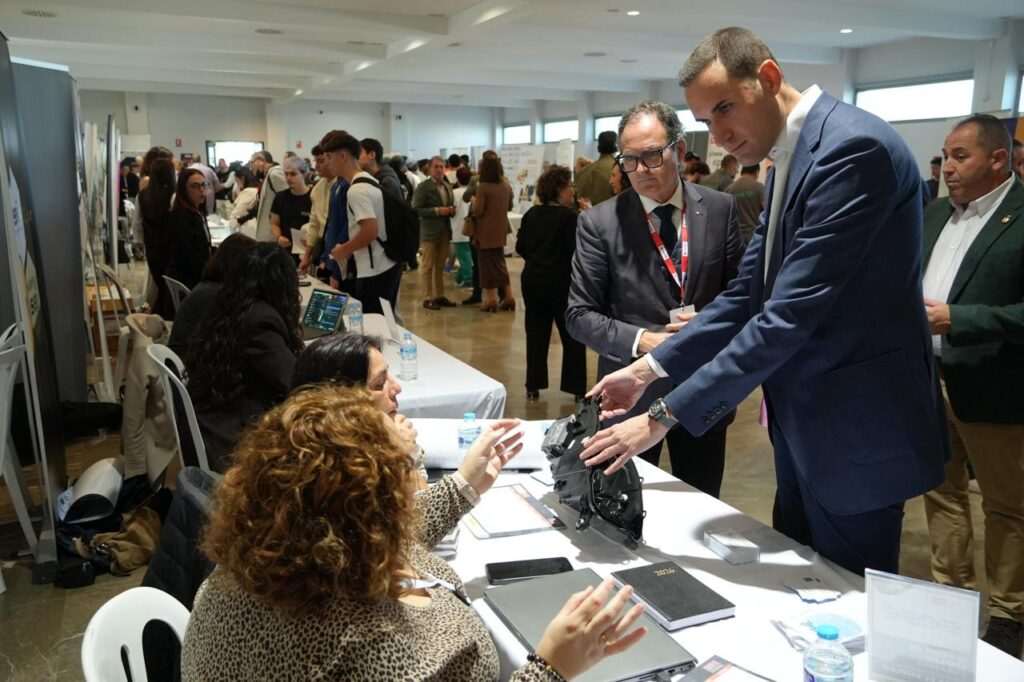 El presidente de la Diputación destaca el empleo como clave para reducir la desigualdad y fijar la población en el territorio