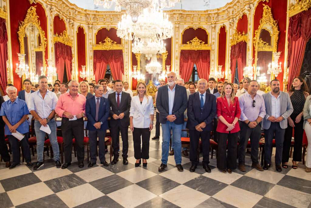 Almudena Martínez destaca la rica tradición taurina de la provincia