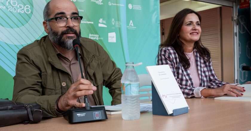 Diputación presenta en la Feria del Libro el poemario del primer onubense que ganó el Premio Juan Ramón Jiménez