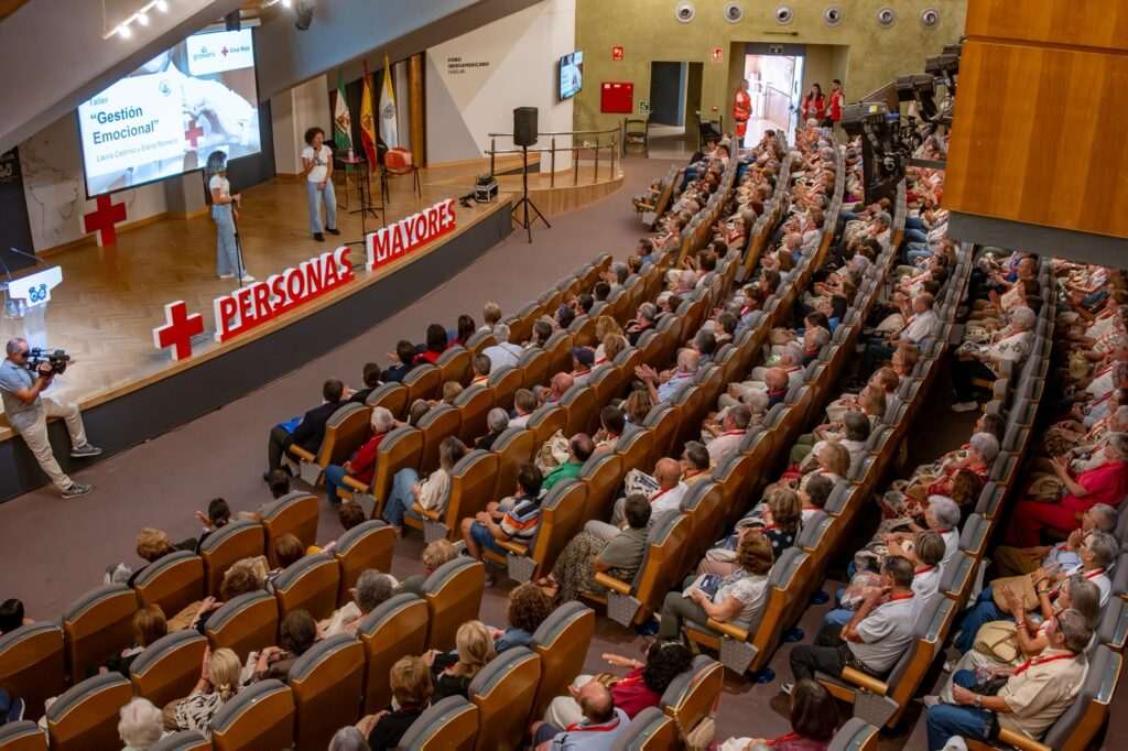 Diputación y Cruz Roja celebran el mes de las personas mayores con el encuentro sobre bienestar y salud en 2023