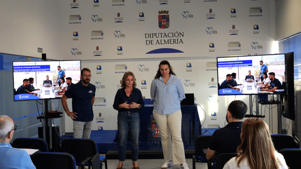 El Foro del deporte provincial: encuentro de gestores y técnicos en el pabellón Moisés Ruiz