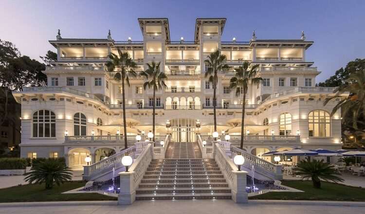 Gran Hotel Miramar celebra cien años de historia con una gala frente al Mediterráneo