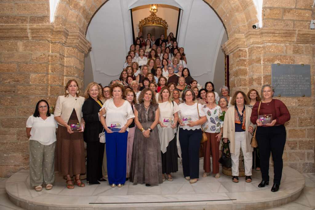 Cinco asociaciones de mujeres reciben premio por su labor en igualdad de oportunidades
