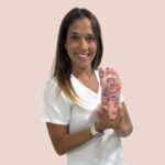 Laura Gil, especialista en reflexología podal y bienestar integral en Fuengirola