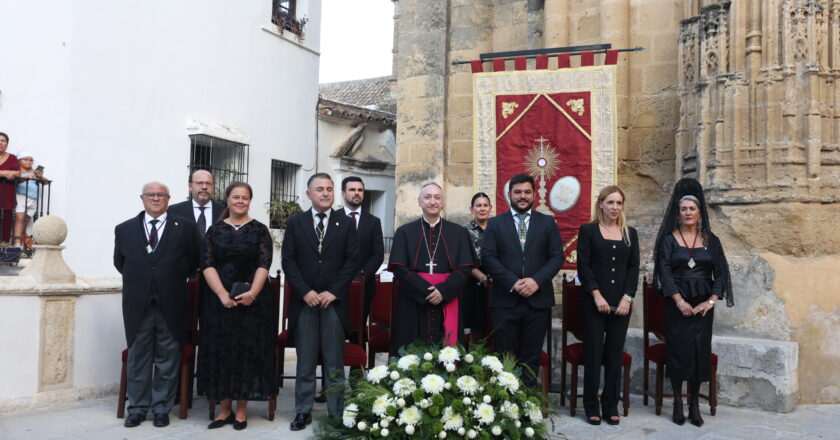 Almudena Martínez participa en el cincuenta aniversario del Consejo Local de Hermandades y Cofradías