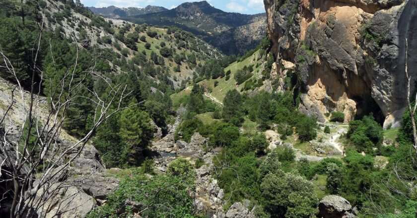 La ruta del río Borosa sigue abierta con desvío por la pista forestal
